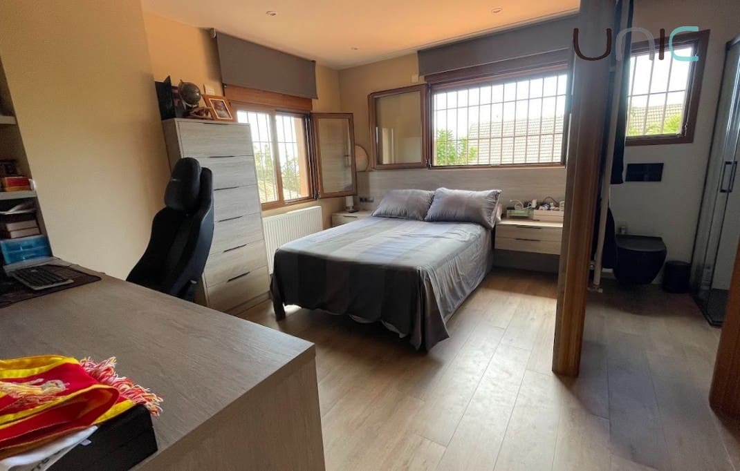 5 soverom Villa til salgs i La Nucia med svømmebasseng - € 899 000 (Ref: 8517200)