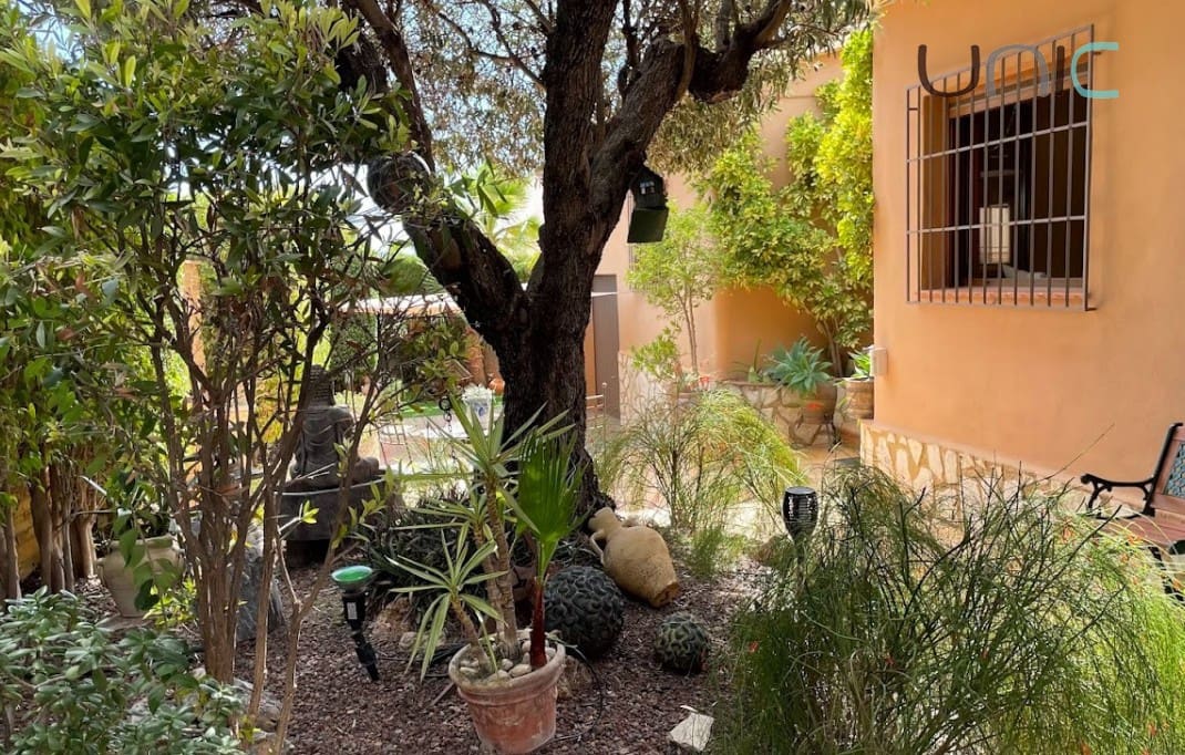 5 soverom Villa til salgs i La Nucia med svømmebasseng - € 899 000 (Ref: 8517200)