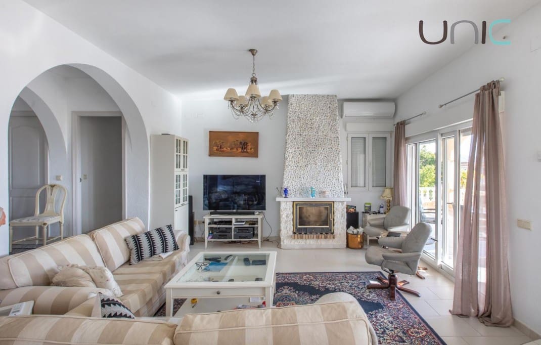 4 Zimmer Villa zu verkaufen in Altea mit Pool Garage - 575.000 € (Ref: 8848465)