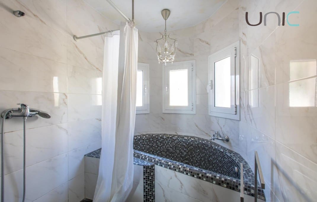 4 Zimmer Villa zu verkaufen in Altea mit Pool Garage - 575.000 € (Ref: 8848465)