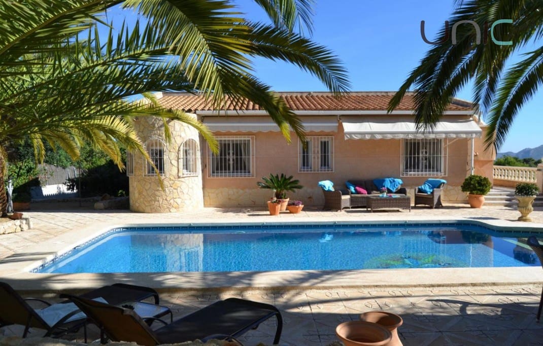4 Zimmer Villa zu verkaufen in Altea mit Pool Garage - 575.000 € (Ref: 8848465)