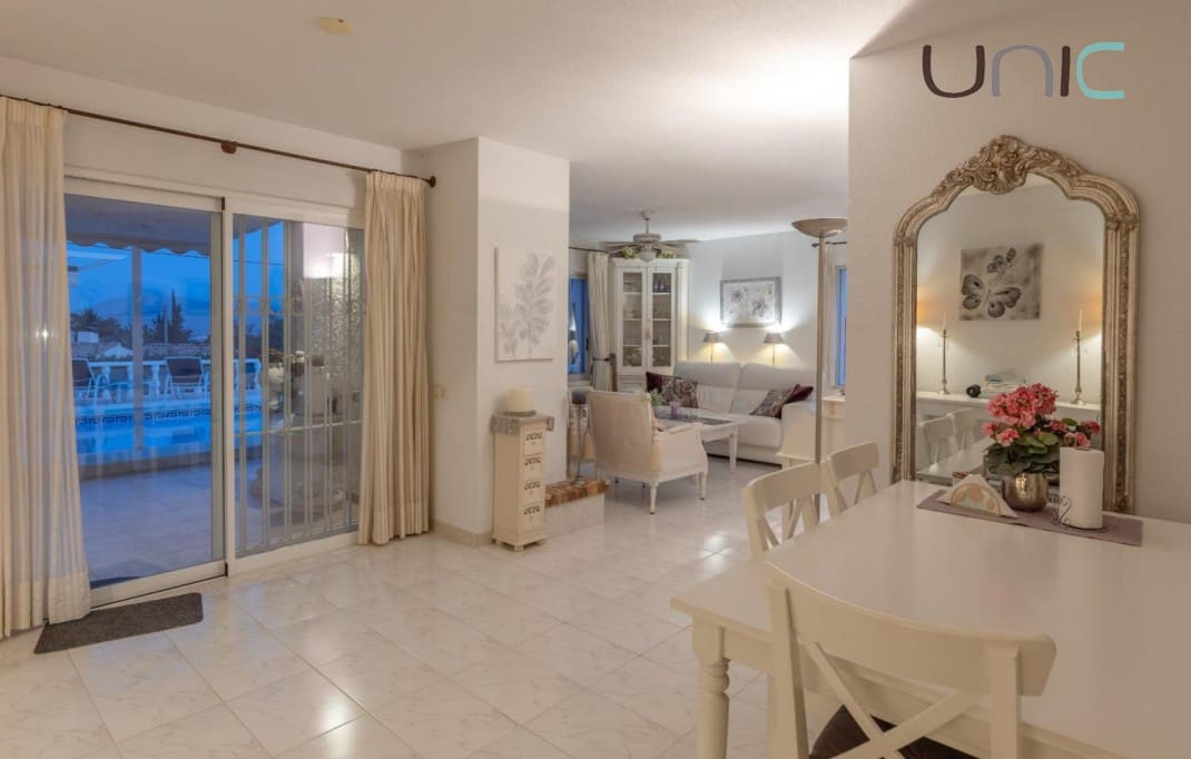 4 sovrum Villa till salu i Alfaz del Pi / L'Alfas del Pi - 495 000 € (Ref: 8922942)