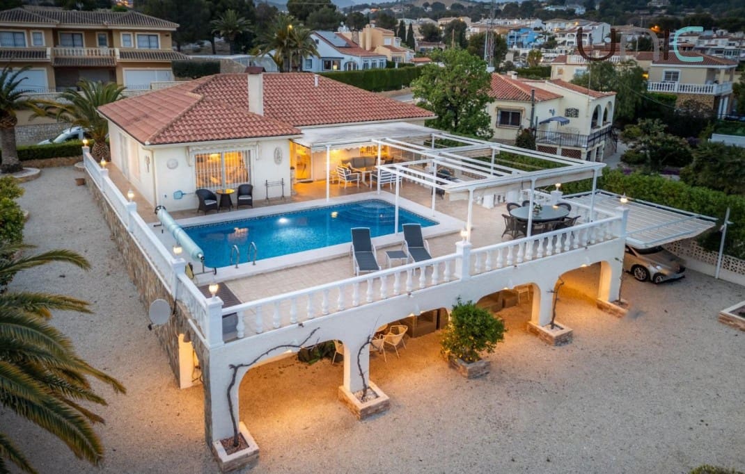 4 sovrum Villa till salu i Alfaz del Pi / L'Alfas del Pi - 495 000 € (Ref: 8922942)