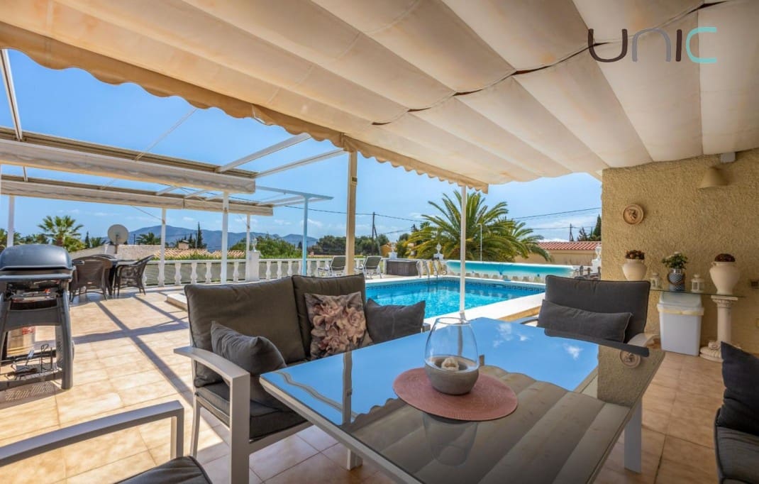 4 sovrum Villa till salu i Alfaz del Pi / L'Alfas del Pi - 495 000 € (Ref: 8922942)