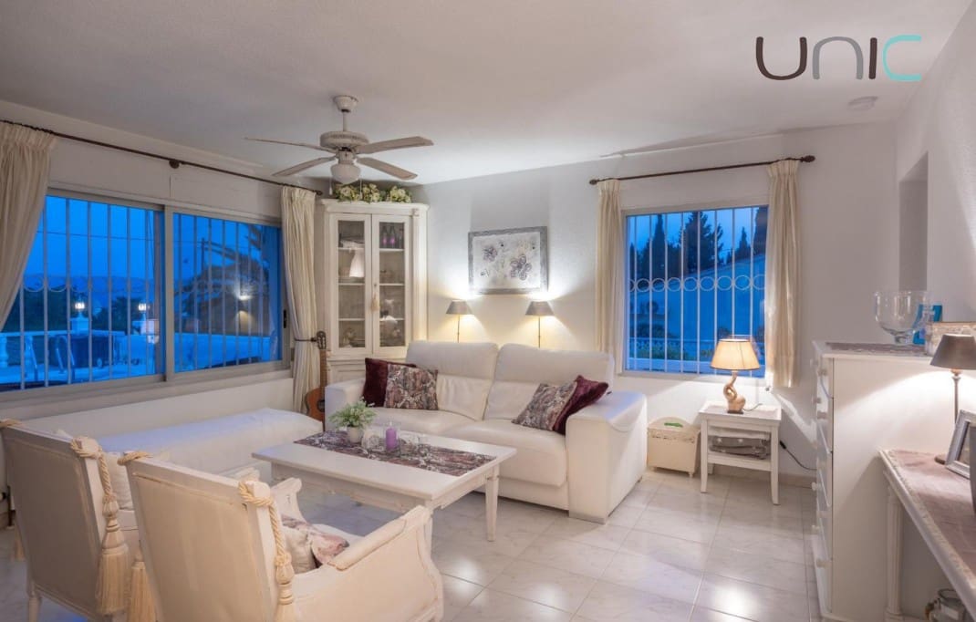 4 sovrum Villa till salu i Alfaz del Pi / L'Alfas del Pi - 495 000 € (Ref: 8922942)