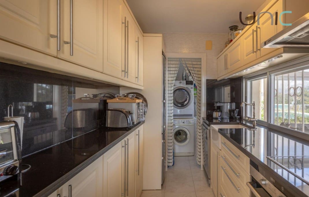 4 sovrum Villa till salu i Alfaz del Pi / L'Alfas del Pi - 495 000 € (Ref: 8922942)