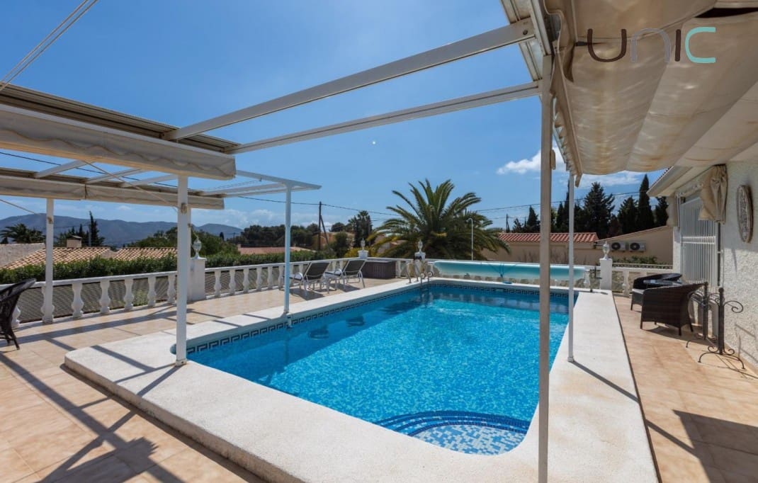 4 sovrum Villa till salu i Alfaz del Pi / L'Alfas del Pi - 495 000 € (Ref: 8922942)