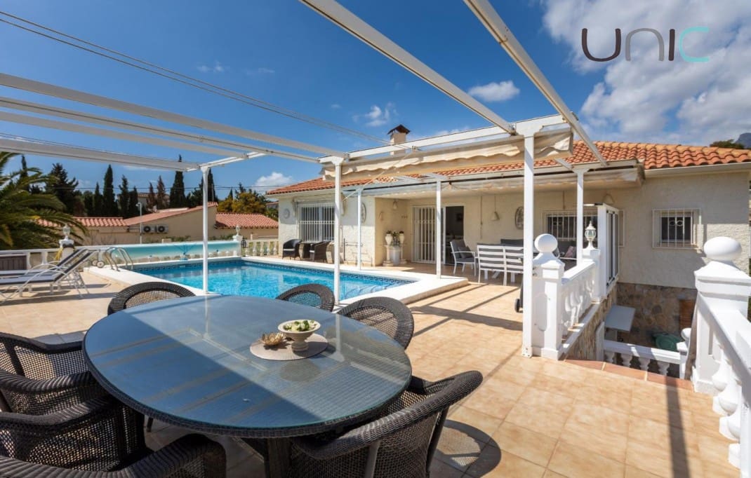 4 sovrum Villa till salu i Alfaz del Pi / L'Alfas del Pi - 495 000 € (Ref: 8922942)