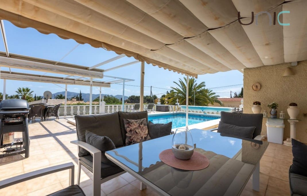 4 sovrum Villa till salu i Alfaz del Pi / L'Alfas del Pi - 495 000 € (Ref: 8922942)