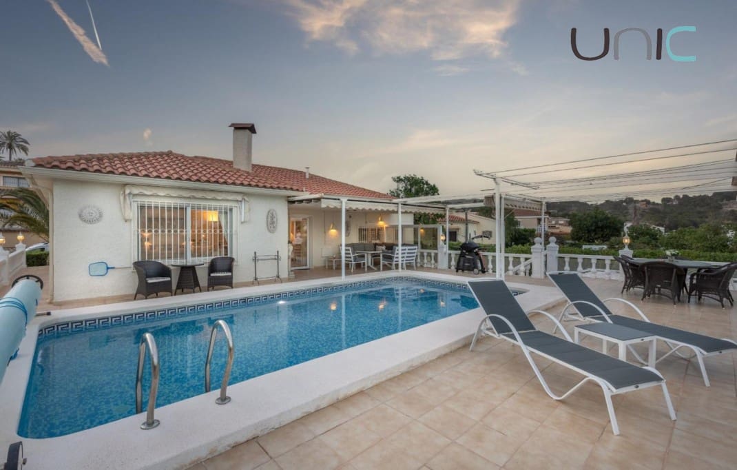 4 sovrum Villa till salu i Alfaz del Pi / L'Alfas del Pi - 495 000 € (Ref: 8922942)