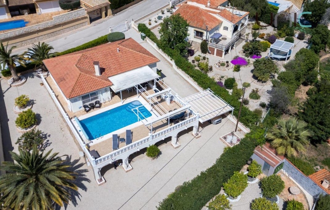 4 sovrum Villa till salu i Alfaz del Pi / L'Alfas del Pi - 495 000 € (Ref: 8922942)