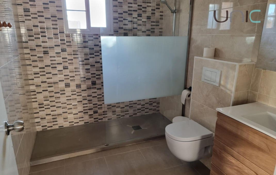 Chalet de 8 habitaciones en Albir en venta con piscina - 800.000 € (Ref: 8949781)