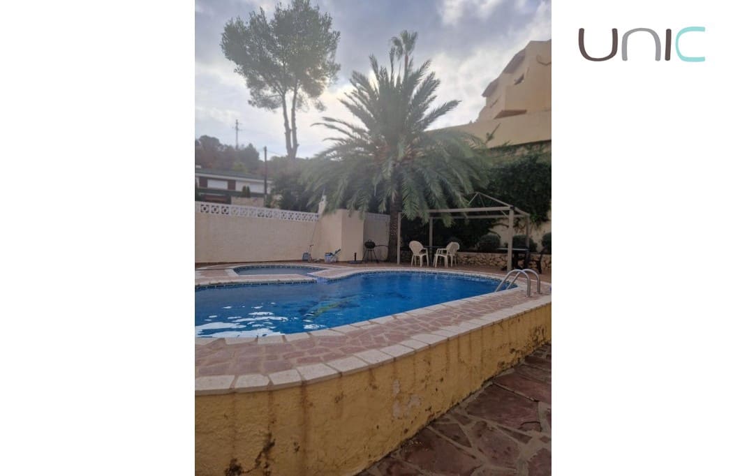 Chalet de 8 habitaciones en Albir en venta con piscina - 800.000 € (Ref: 8949781)