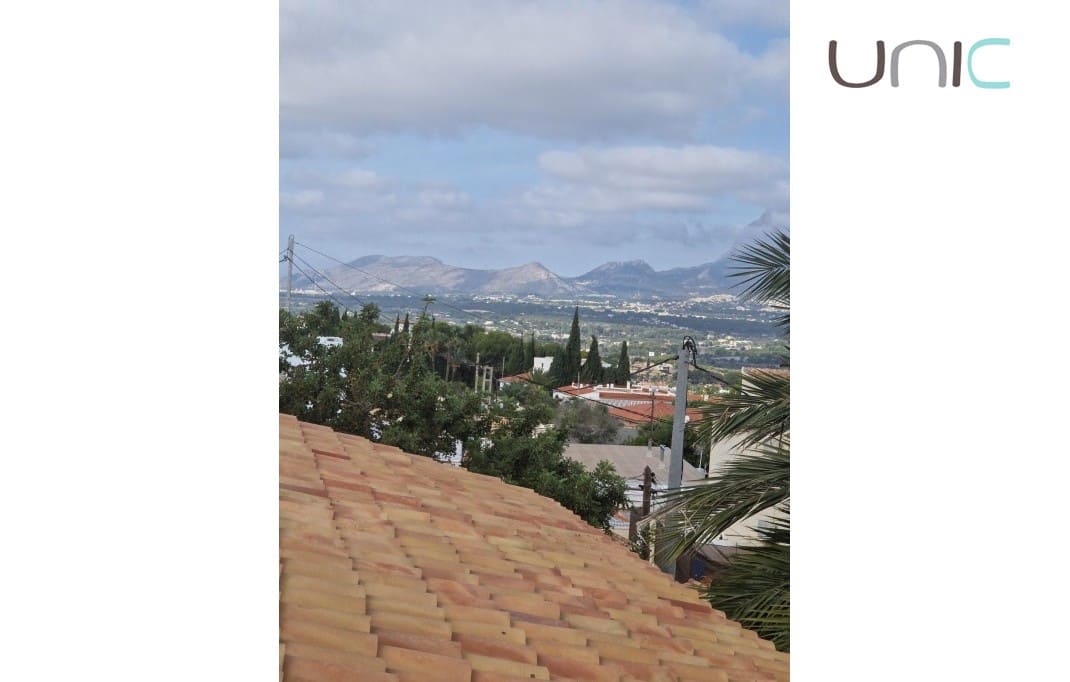 Chalet de 8 habitaciones en Albir en venta con piscina - 800.000 € (Ref: 8949781)