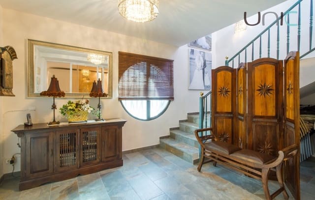 5 slaapkamer Villa te koop in Coloma  , La Nucia met zwembad - € 840.000 (Ref: 8977420)