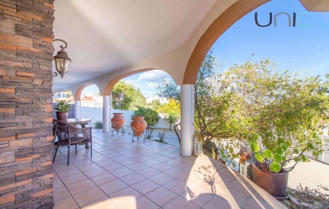 5 sypialnia Willa na sprzedaż w La Nucia z basenem - 840 000 € (Ref: 8977420)