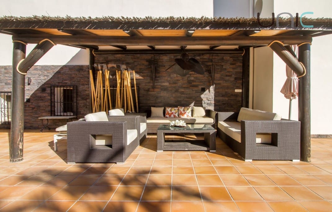 5 sypialnia Willa na sprzedaż w La Nucia z basenem - 840 000 € (Ref: 8977420)