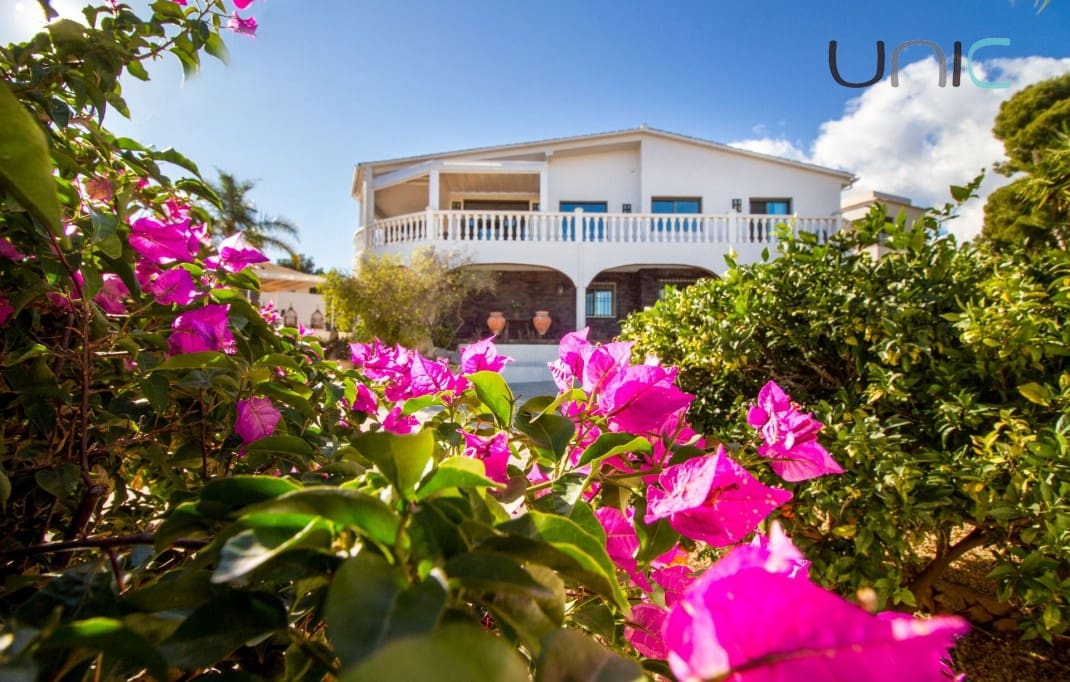 5 sypialnia Willa na sprzedaż w La Nucia z basenem - 840 000 € (Ref: 8977420)