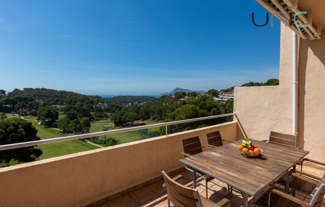 3 bedroom Bungalow for sale in Altea with pool garage - € 385,000 (Ref: 9004110)