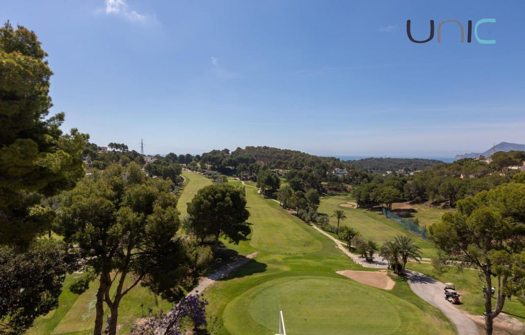 3 bedroom Bungalow for sale in Altea with pool garage - € 385,000 (Ref: 9004110)