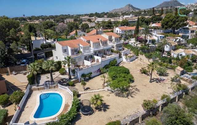 3 bedroom Bungalow for sale in La Nucia with pool - € 320,000 (Ref: 9013167)