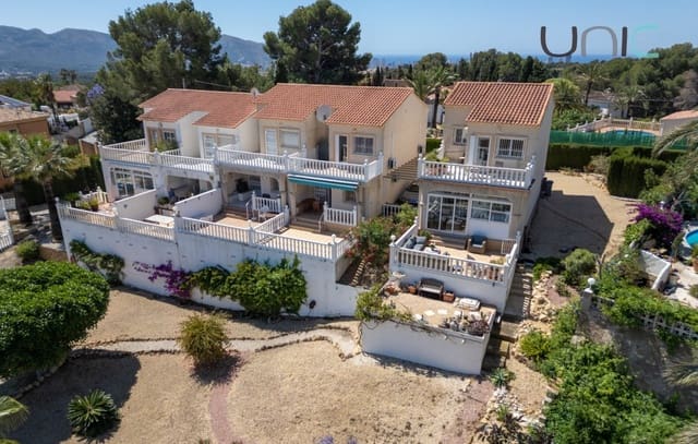 3 bedroom Bungalow for sale in La Nucia with pool - € 320,000 (Ref: 9013167)