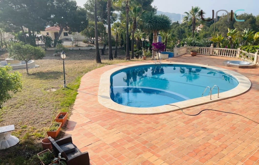 4 quarto Moradia para venda em La Nucia com piscina garagem - 995 000 € (Ref: 9058259)