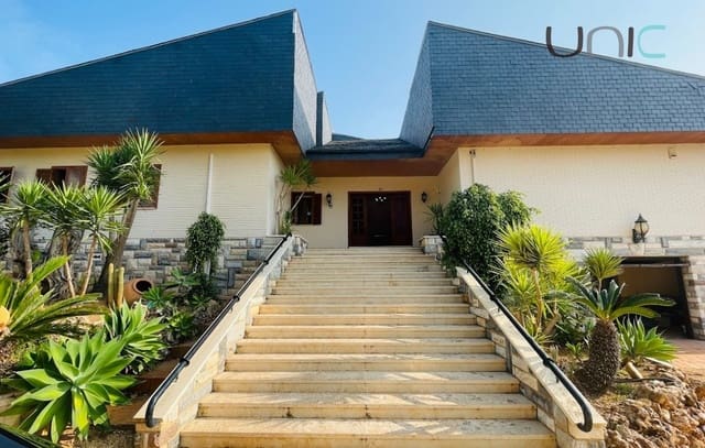 4 soveværelse Villa til salg i Coloma  , La Nucia med swimmingpool garage - € 995.000 (Ref: 9058259)