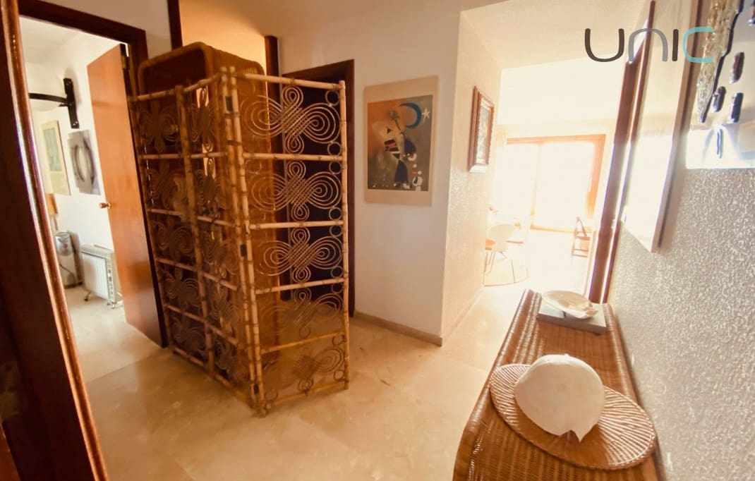 3 slaapkamer Appartement te koop in Benidorm met zwembad - € 530.000 (Ref: 9058260)