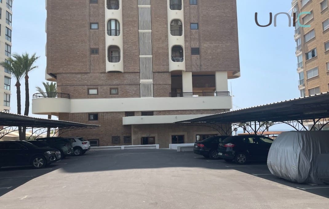 3 slaapkamer Appartement te koop in Benidorm met zwembad - € 530.000 (Ref: 9058260)