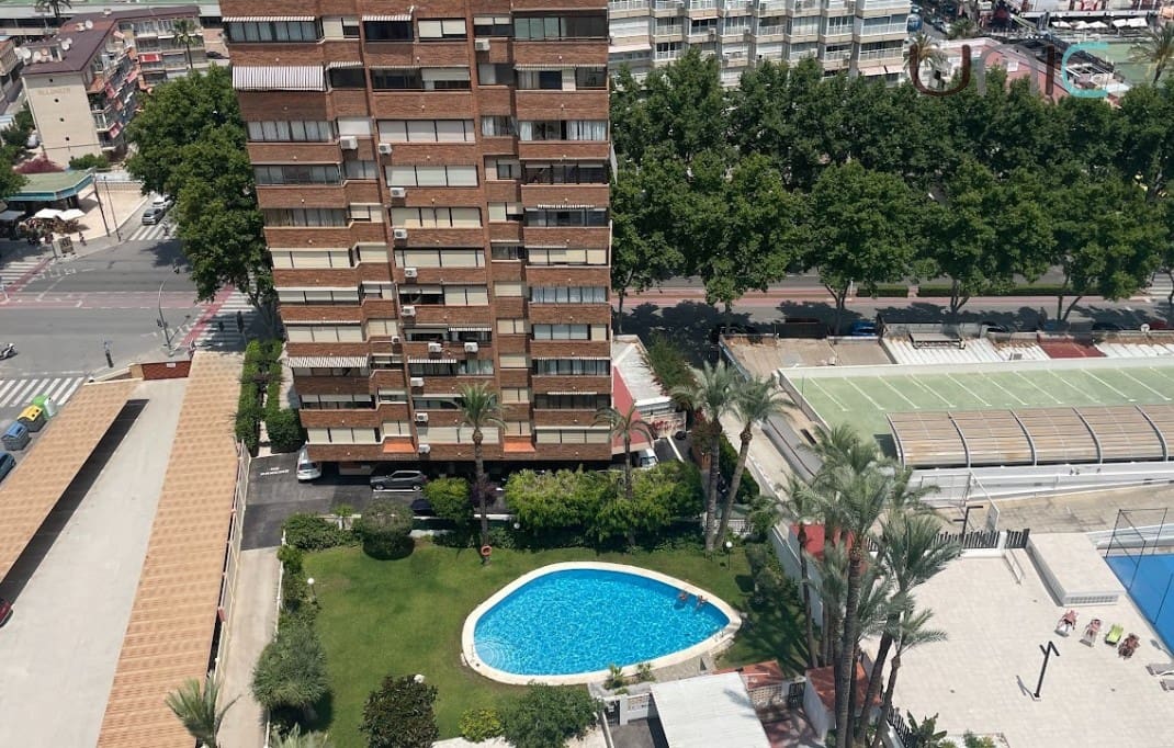 3 slaapkamer Appartement te koop in Benidorm met zwembad - € 530.000 (Ref: 9058260)