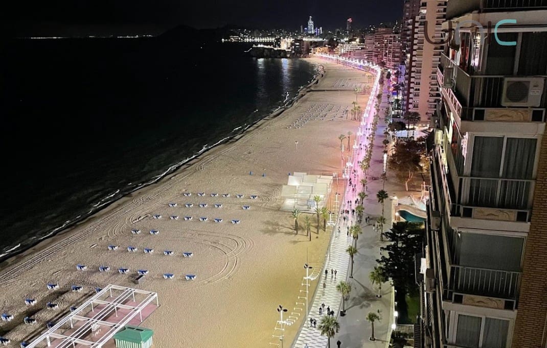 3 slaapkamer Appartement te koop in Benidorm met zwembad - € 530.000 (Ref: 9058260)