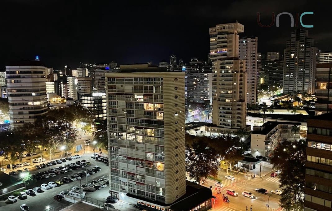 3 slaapkamer Appartement te koop in Benidorm met zwembad - € 530.000 (Ref: 9058260)