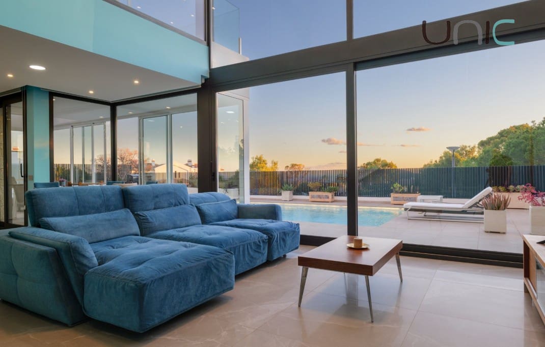 4 bedroom Villa for sale in Finestrat with pool - € 1,900,000 (Ref: 9073085)