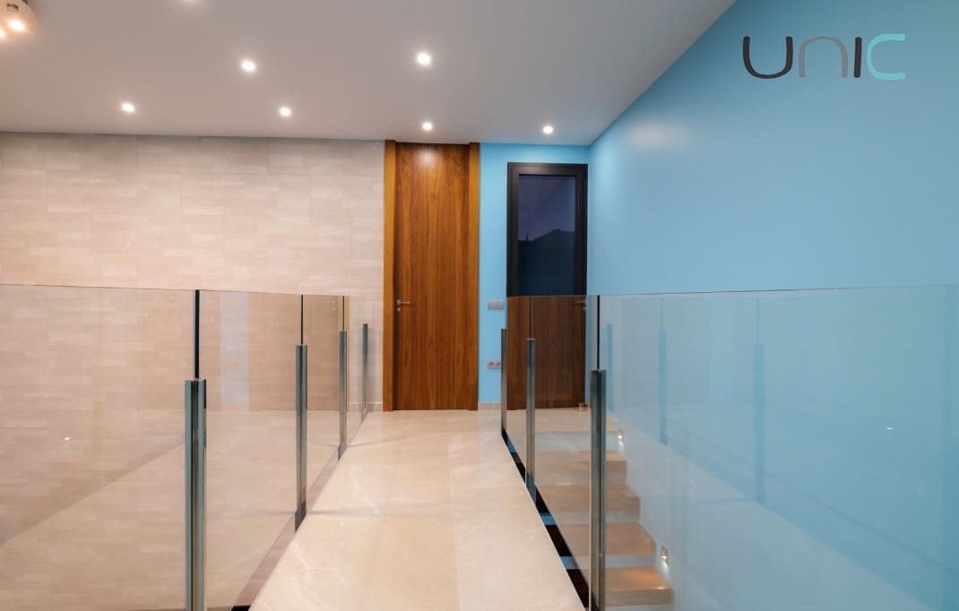 4 bedroom Villa for sale in Finestrat with pool - € 1,900,000 (Ref: 9073085)