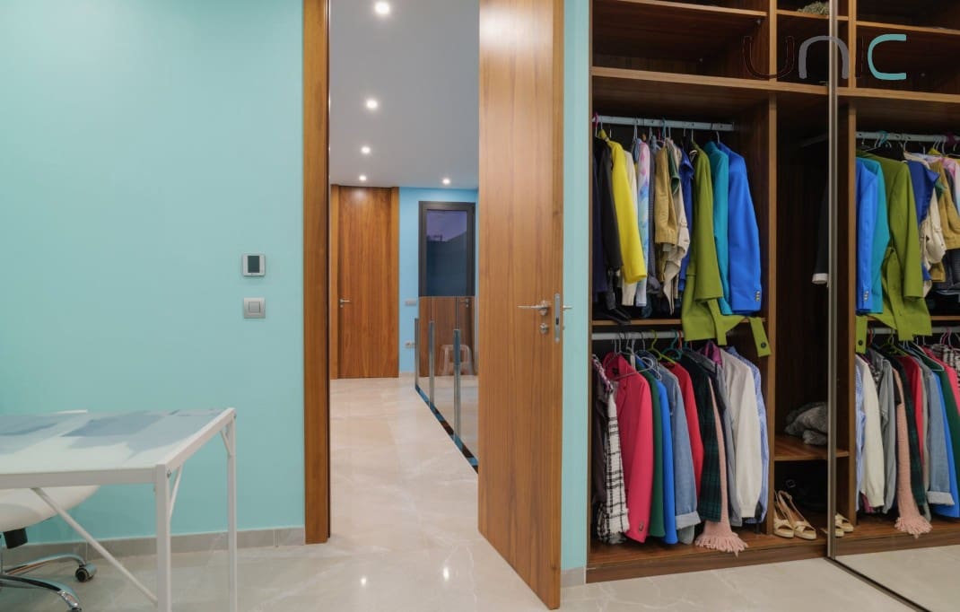 4 bedroom Villa for sale in Finestrat with pool - € 1,900,000 (Ref: 9073085)