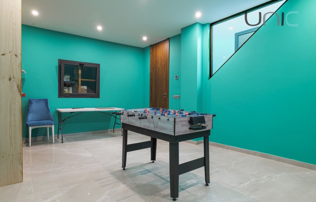 4 bedroom Villa for sale in Finestrat with pool - € 1,900,000 (Ref: 9073085)