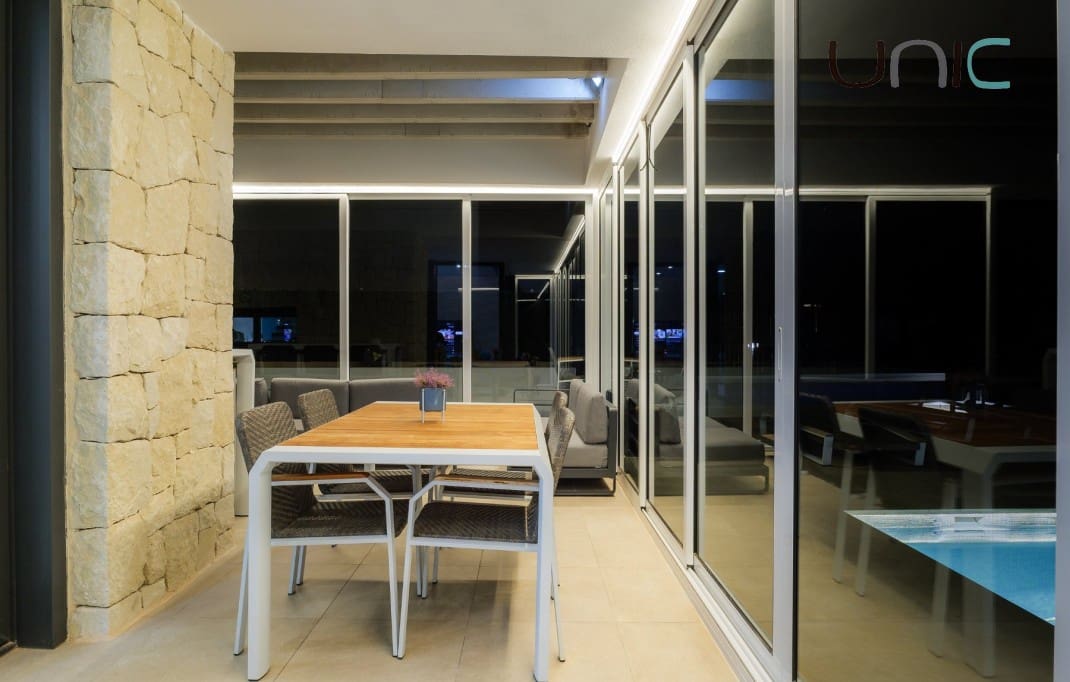 4 bedroom Villa for sale in Finestrat with pool - € 1,900,000 (Ref: 9073085)