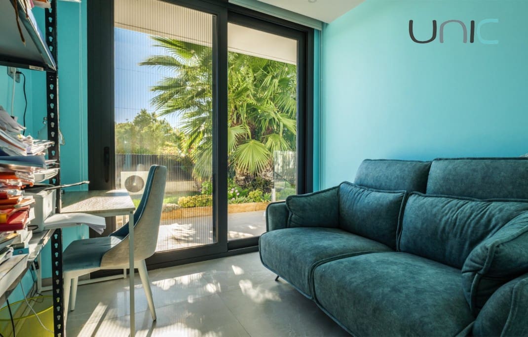 4 bedroom Villa for sale in Finestrat with pool - € 1,900,000 (Ref: 9073085)