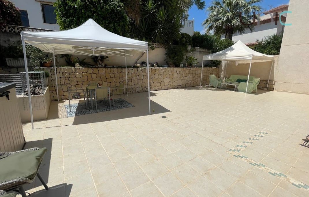 4 Zimmer Villa zu verkaufen in Alfaz del Pi / L'Alfas del Pi mit Pool Garage - 398.000 € (Ref: 9117915)