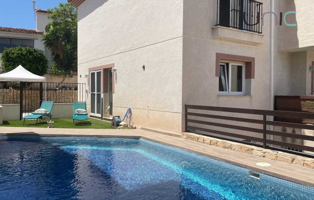 4 Zimmer Villa zu verkaufen in Alfaz del Pi / L'Alfas del Pi mit Pool Garage - 398.000 € (Ref: 9117915)