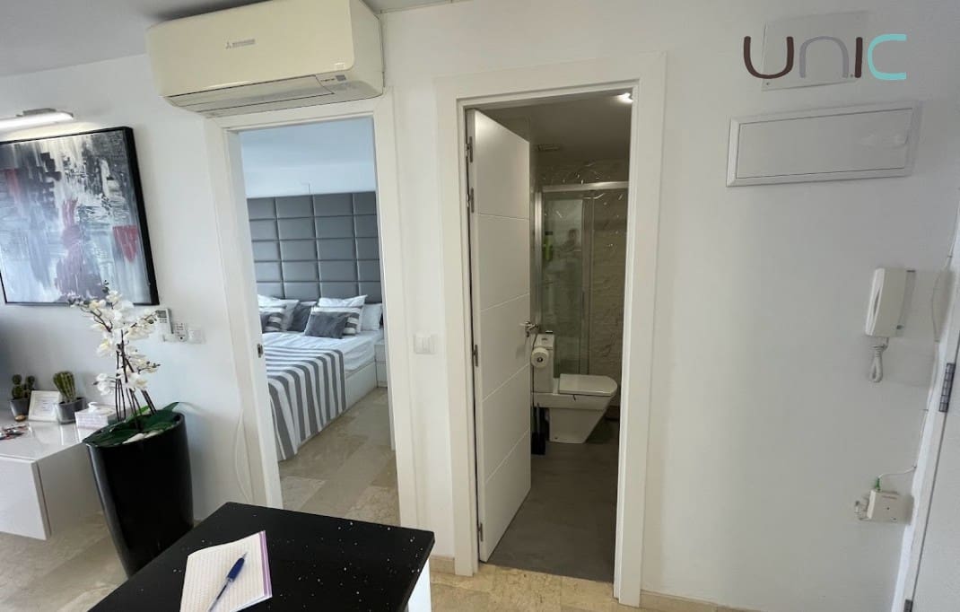 1 soveværelse Lejlighed til salg i Benidorm med swimmingpool - € 275.000 (Ref: 9142247)