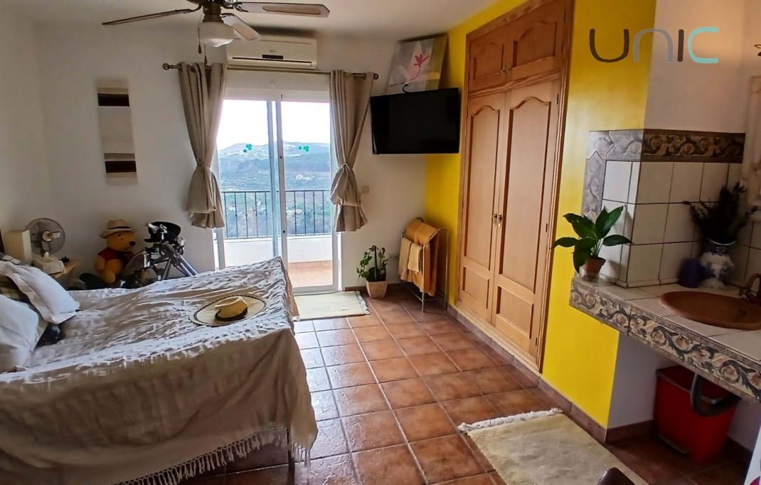 4 soverom Villa til salgs i Callosa d'En Sarria med svømmebasseng - € 470 000 (Ref: 9150979)