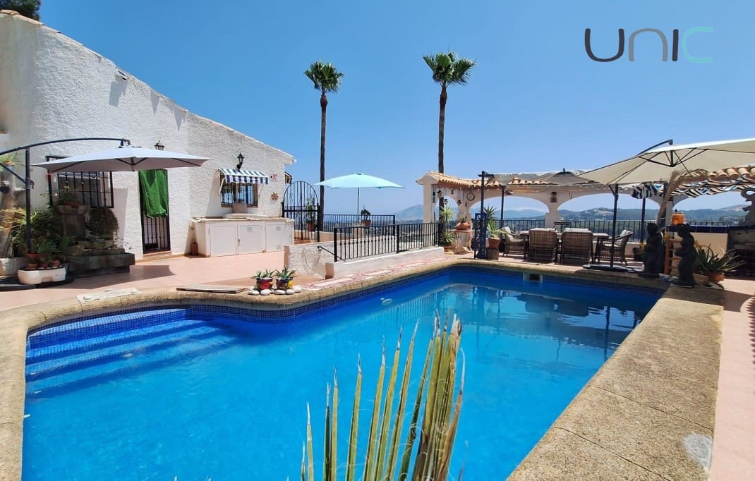 4 soverom Villa til salgs i Callosa d'En Sarria med svømmebasseng - € 470 000 (Ref: 9150979)