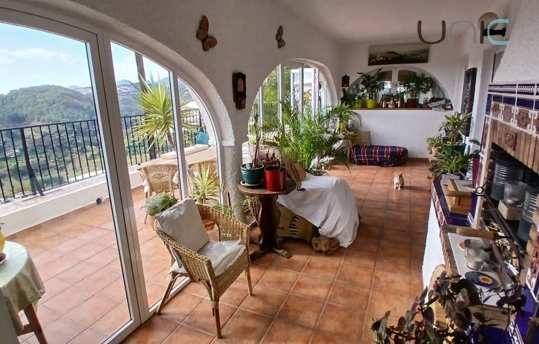 4 soverom Villa til salgs i Callosa d'En Sarria med svømmebasseng - € 470 000 (Ref: 9150979)