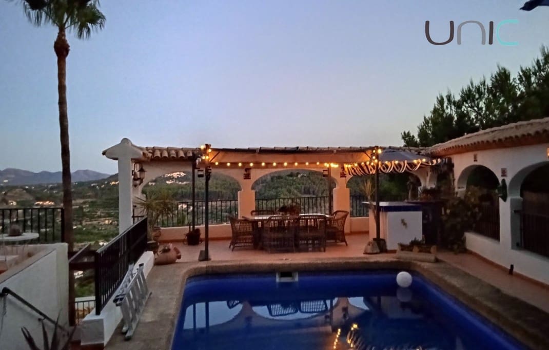 4 soverom Villa til salgs i Callosa d'En Sarria med svømmebasseng - € 470 000 (Ref: 9150979)