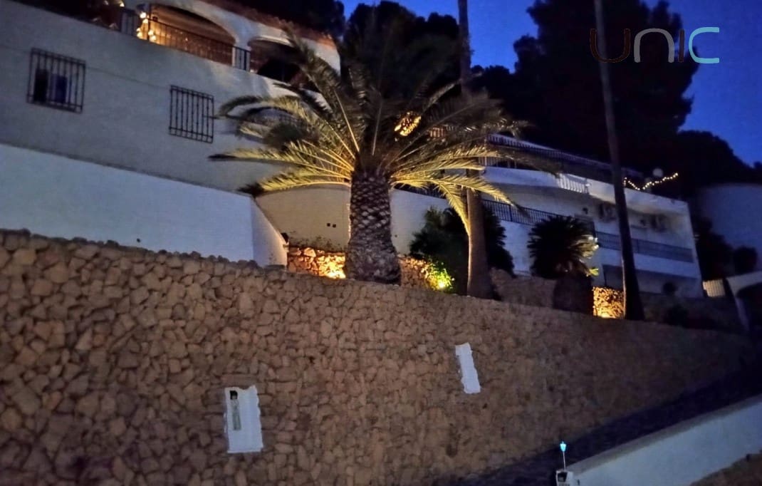 4 soverom Villa til salgs i Callosa d'En Sarria med svømmebasseng - € 470 000 (Ref: 9150979)