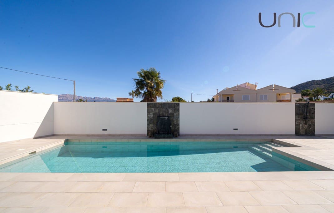 Chalet de 4 habitaciones en Albir en venta con piscina - 970.000 € (Ref: 9193038)