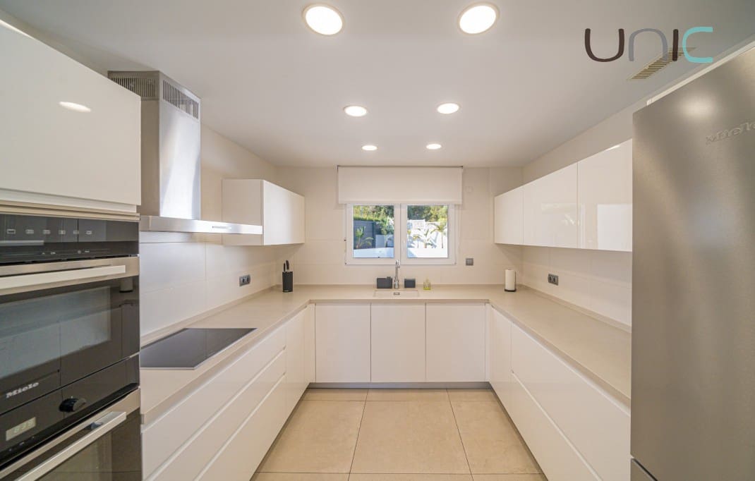 Chalet de 4 habitaciones en Albir en venta con piscina - 970.000 € (Ref: 9193038)