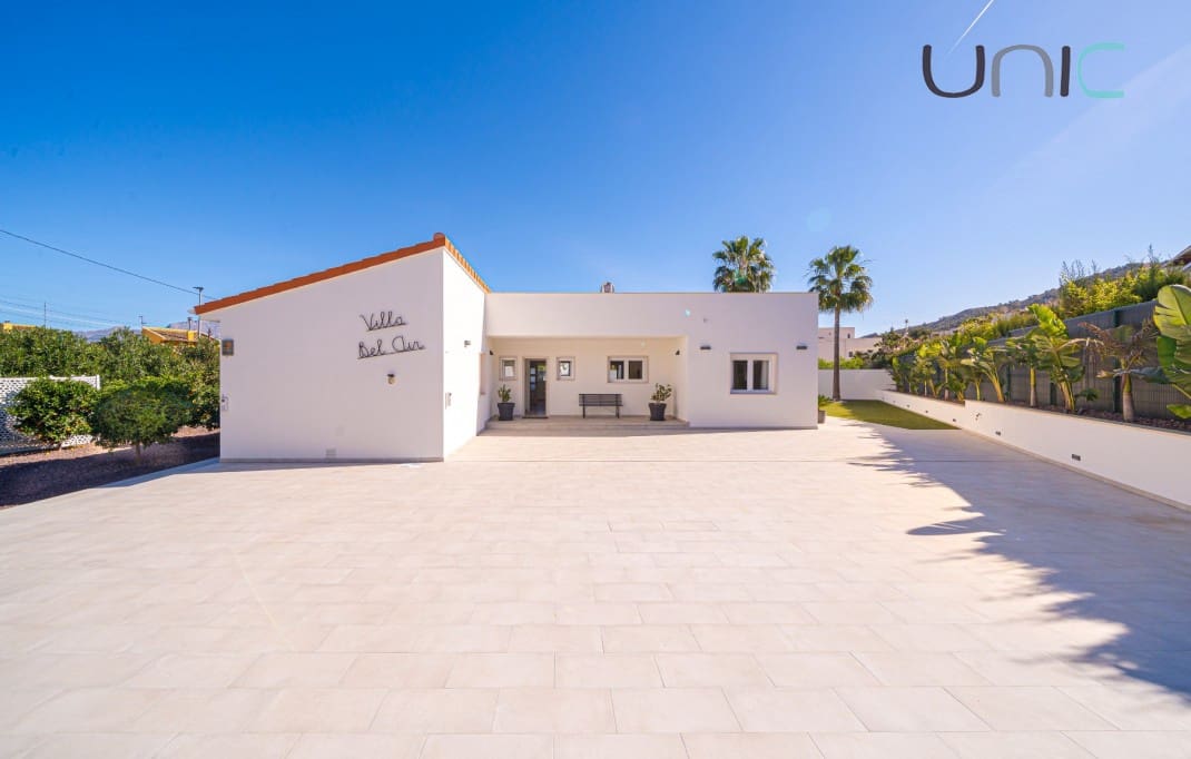 Chalet de 4 habitaciones en Albir en venta con piscina - 970.000 € (Ref: 9193038)
